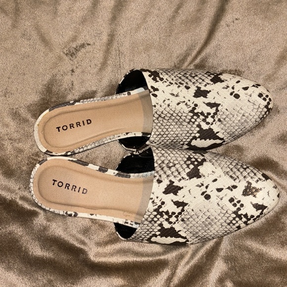 Torrid Mule - Picture 3 of 5